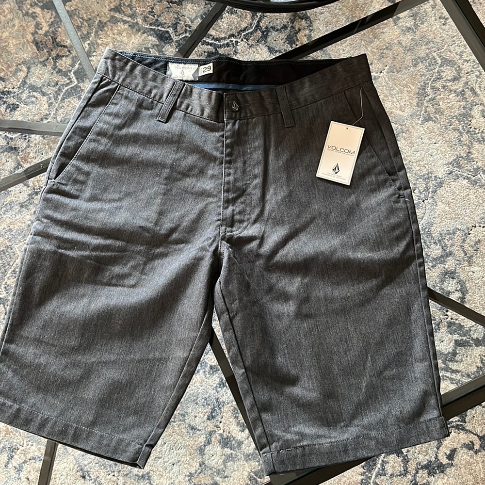 SALE 🎉NWT Gray Volcom Chino Shorts